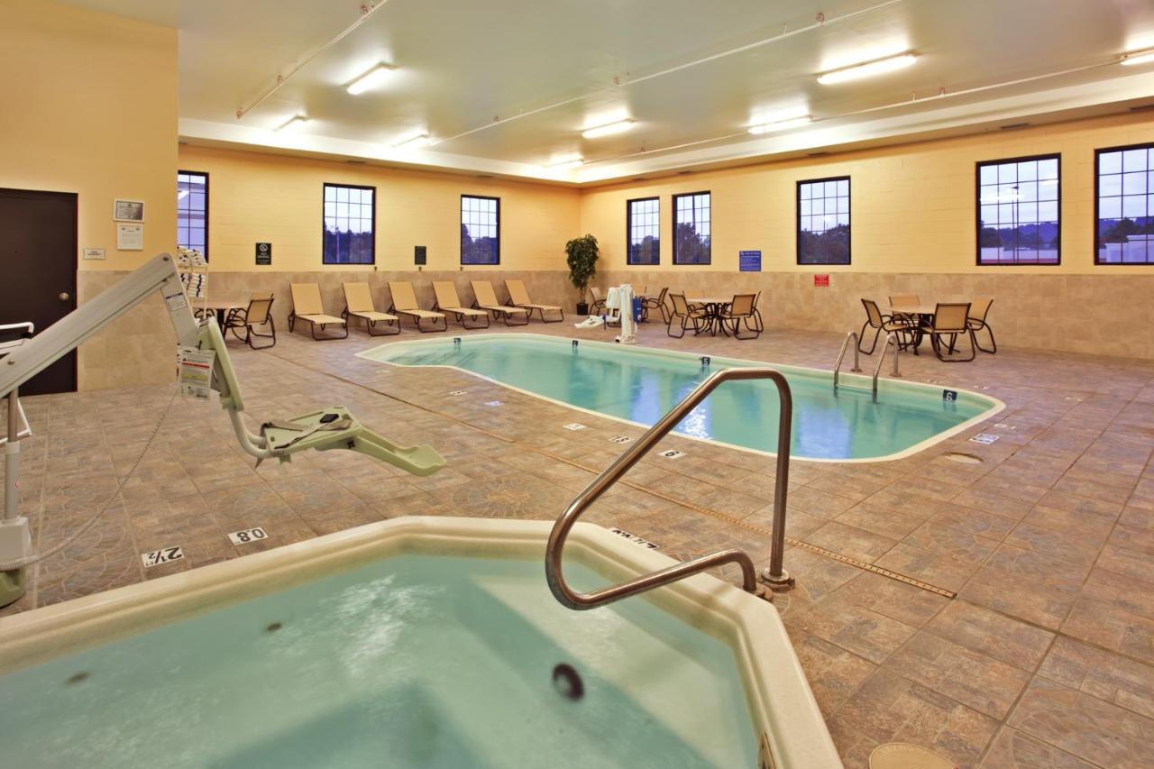 La Quinta Inn & Suites - New River Gorge National Park Summersville Extérieur photo