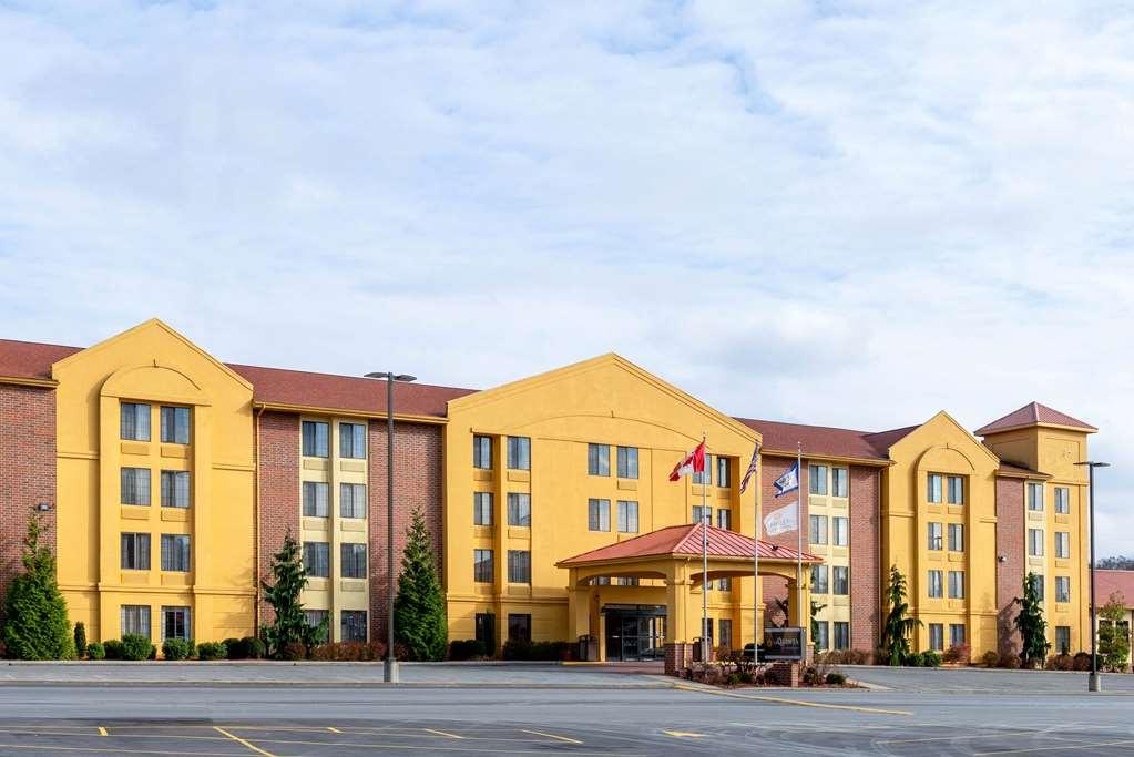 La Quinta Inn & Suites - New River Gorge National Park Summersville Extérieur photo