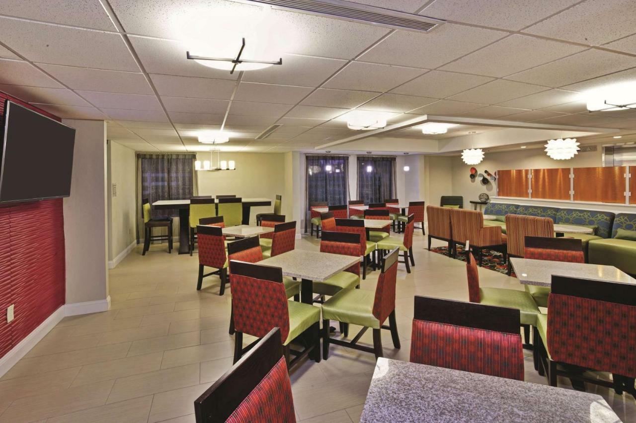 La Quinta Inn & Suites - New River Gorge National Park Summersville Extérieur photo