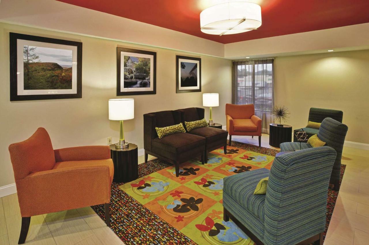 La Quinta Inn & Suites - New River Gorge National Park Summersville Extérieur photo