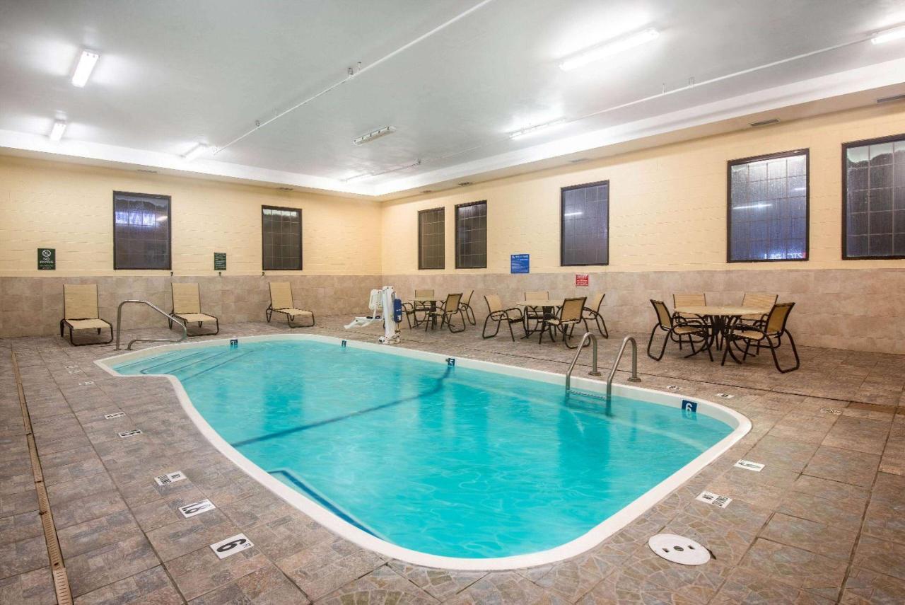 La Quinta Inn & Suites - New River Gorge National Park Summersville Extérieur photo